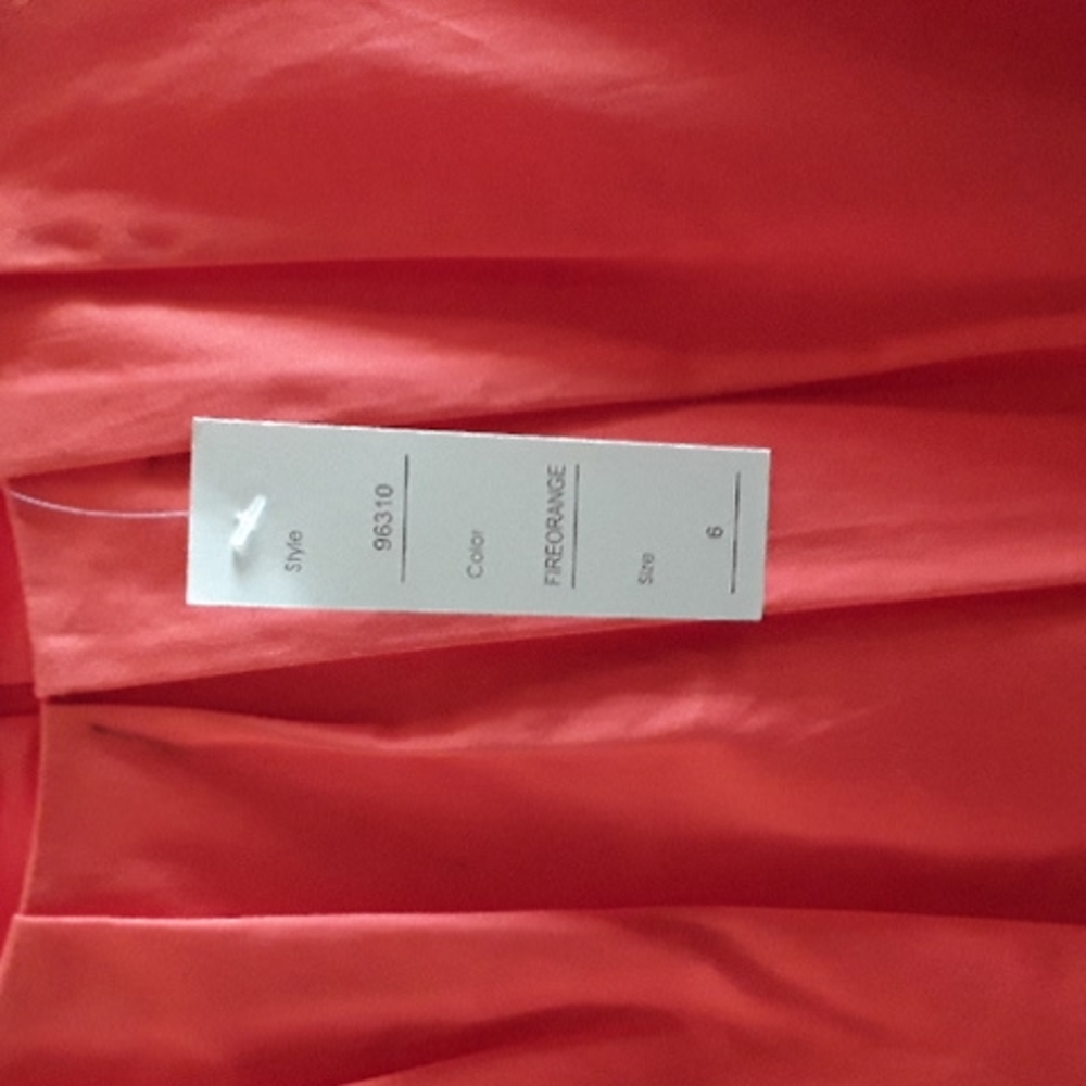 Dress - Picture 5 of 7